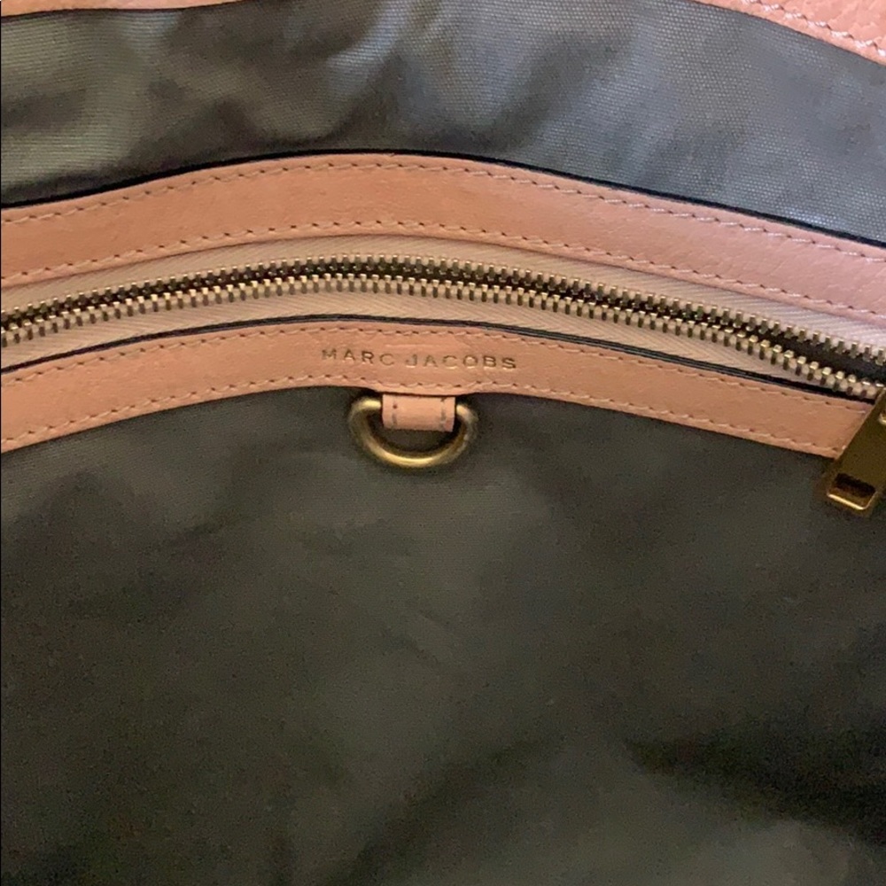 Perfect Spring Handbag Authentic Marc Jacobs - image 5